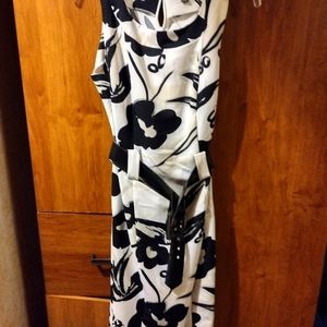 Women's dress new very nice